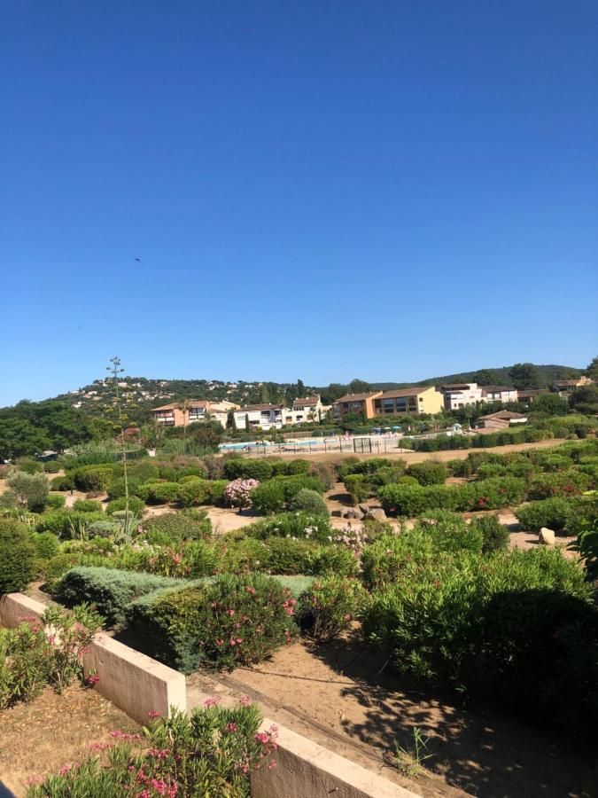 Le sud plage et piscine Gassin Extérieur photo