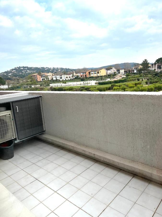 Le sud plage et piscine Gassin Extérieur photo