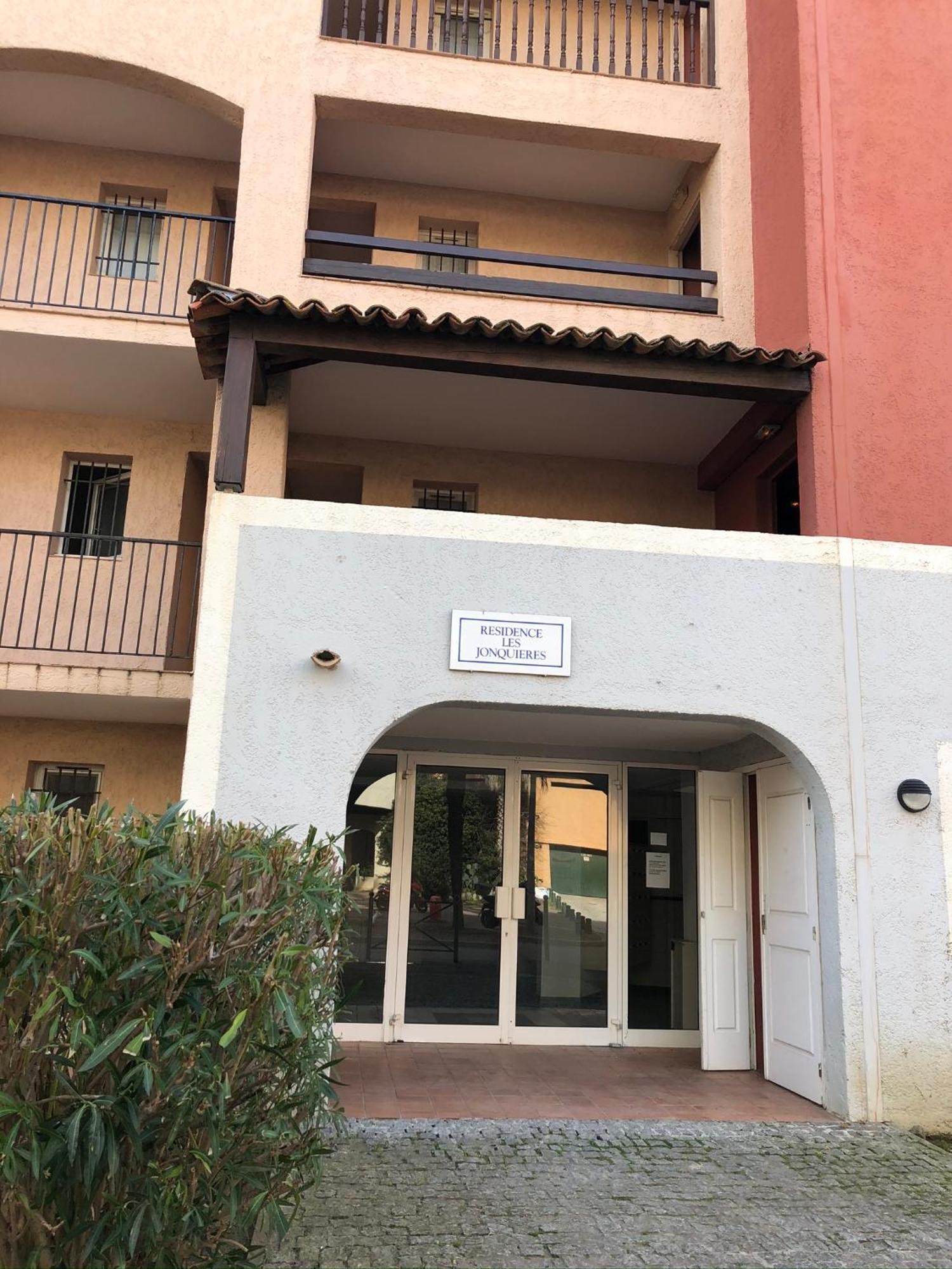 Le sud plage et piscine Gassin Extérieur photo